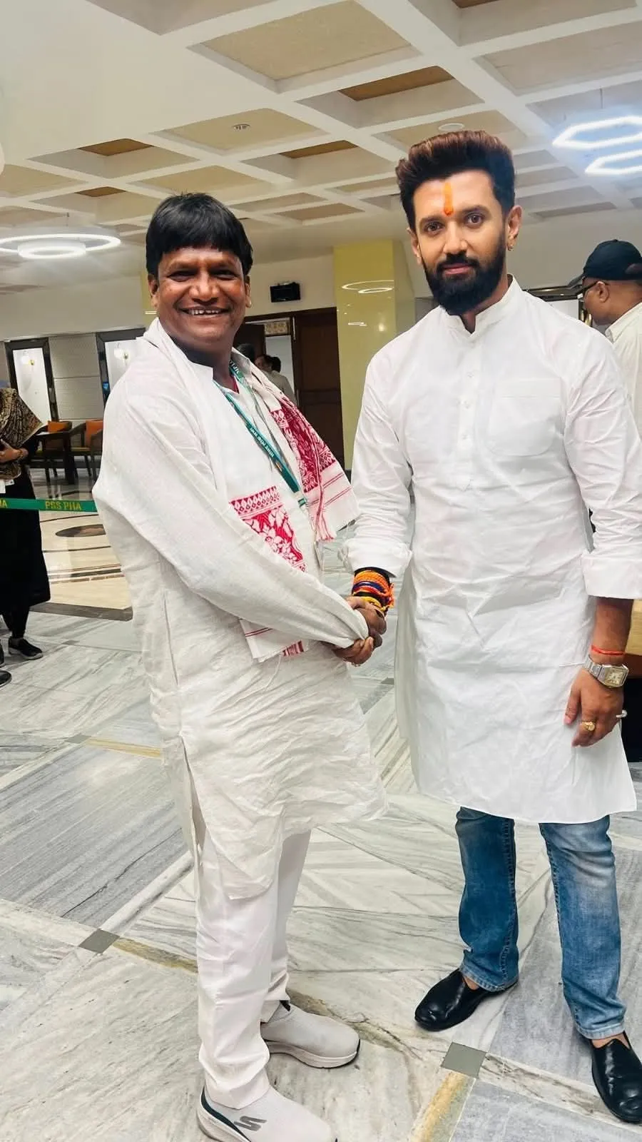 धनबाद सांसद ने चिराग पासवान को दी जन्मदिन की बधाई