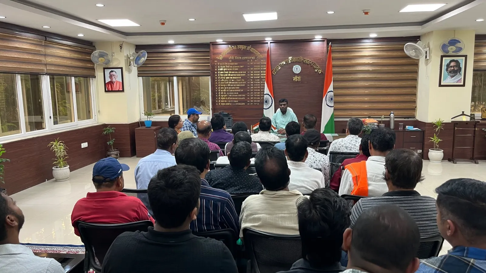 रांची : रांची डीसी से मिला छठ पूजा समितियों का प्रतिनिधिमंडल