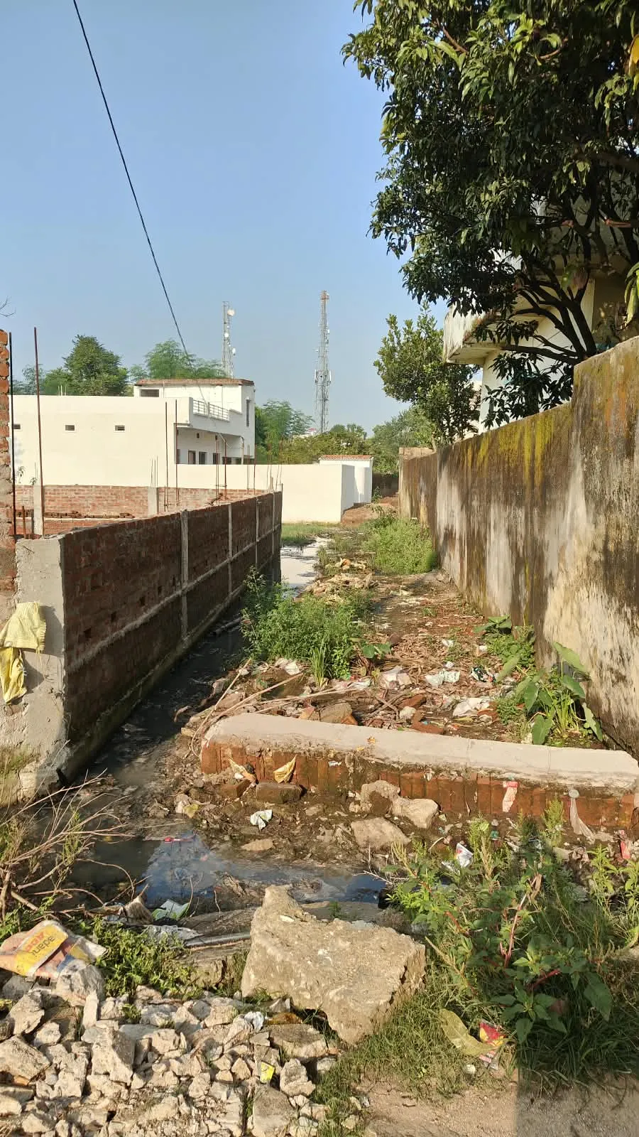 लोहरदगा शहरी क्षेत्र के वार्ड नंबर आठ कि जनता नरक जैसा जिंदगी जीने के लिए मजबूर : सूरज अग्रवाल