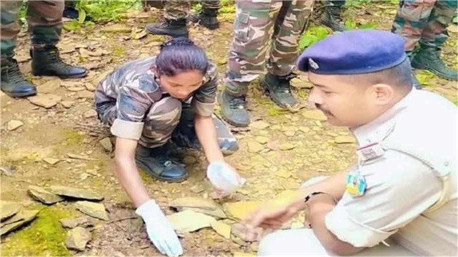 खूंटी : सात महीने की गर्भवती प्रेमिका को मार डाला