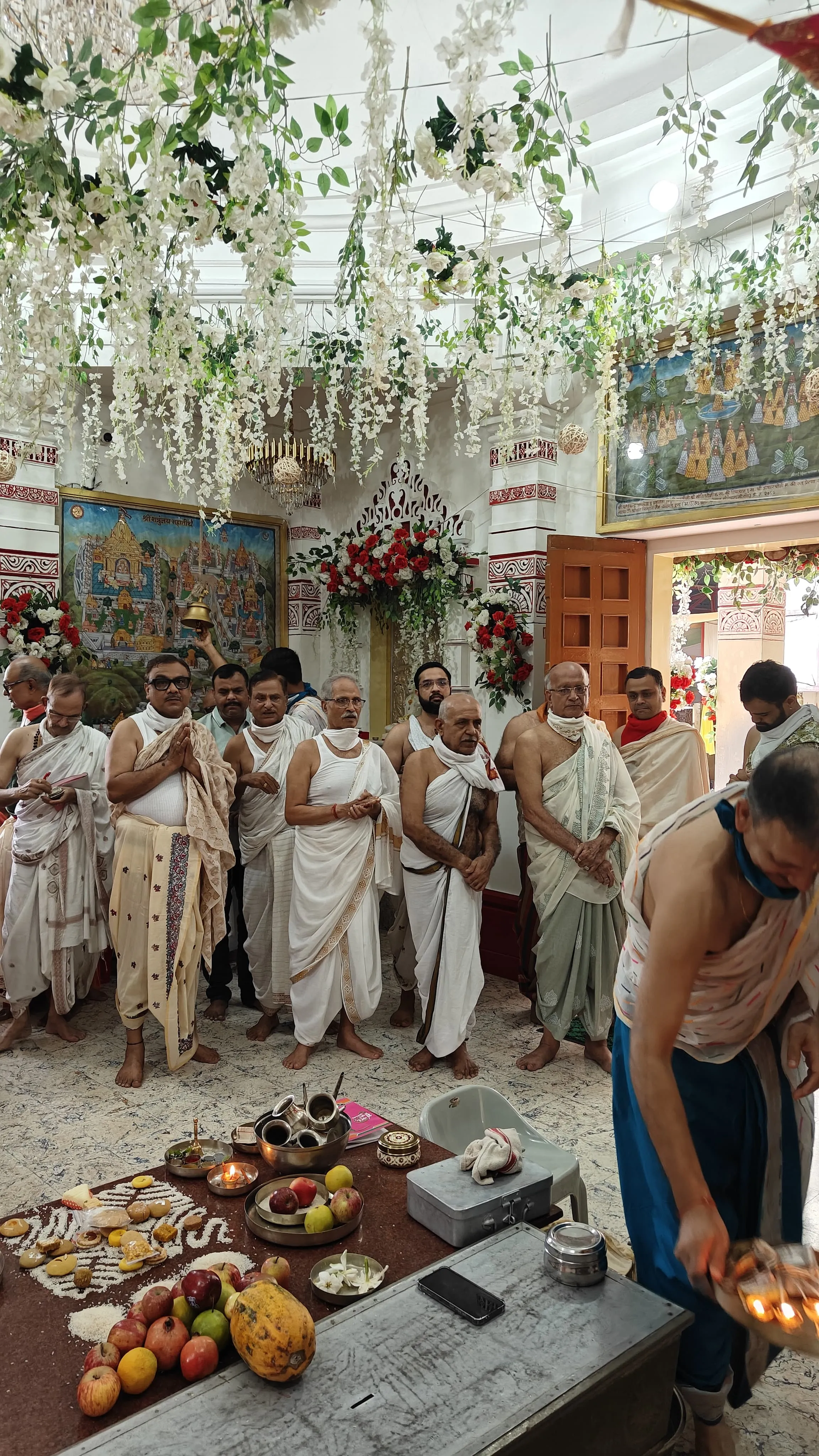 श्री श्वेताम्बर जैन मंदिर, डोरंडा में भक्ति भाव से  की गयी स्नात्र पूजा
