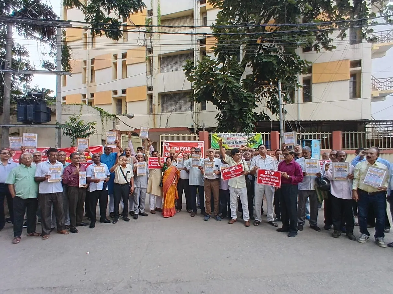 पेंशनर्स एसोसिएशन झारखंड ने किया 11 सूत्री मांगों के समर्थन में धरना-प्रदर्शन 