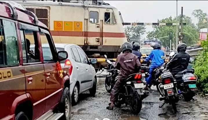 धनबाद : राजगंज-चास एनएच- 32  बिलबेरा-सोनारडीह बना डेथ ट्रैप
