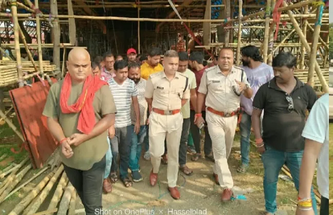कतरास में दुर्गा पूजा को लेकर कतरास पुलिस अलर्ट, पंडालों का किया निरीक्षण