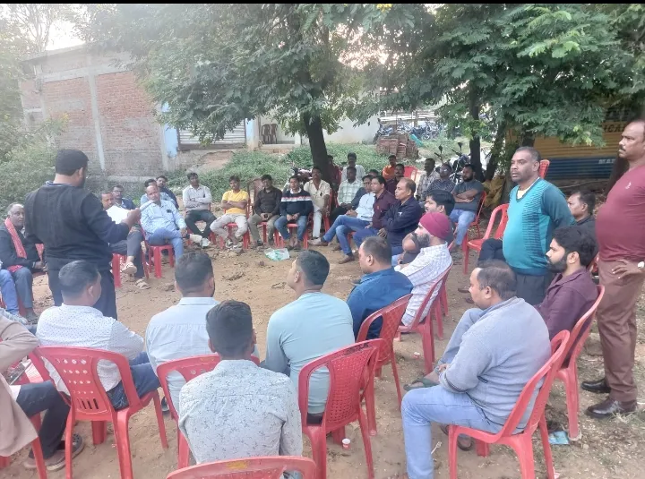 बॉक्साइट ट्रकों का परिवहन शीघ्र शुरू नहीं होने पर होगा बड़ा आंदोलन