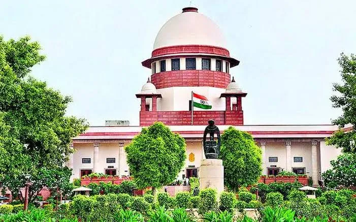 सुप्रीम कोर्ट ने बच्चों समेत सभी लोगों के लिए इंटरनेट के इस्तेमाल को मौलिक अधिकार बताया