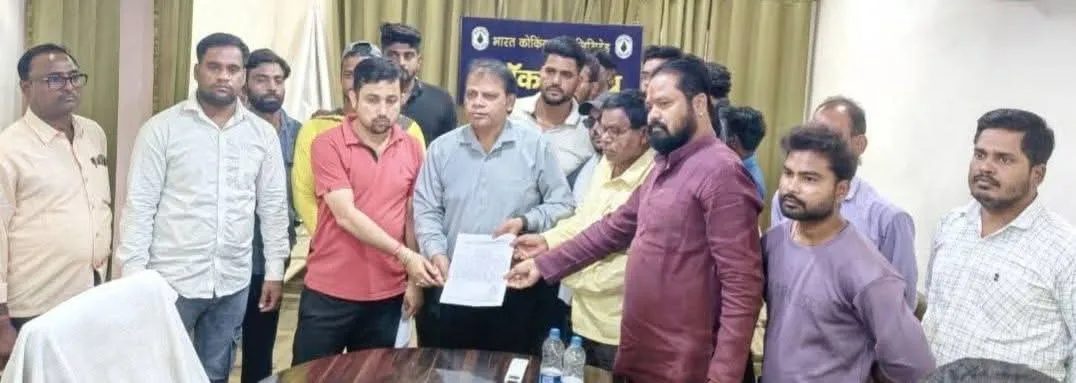 धनबाद : स्थानीय युवाओं को 75% रोजगार देने की मांग