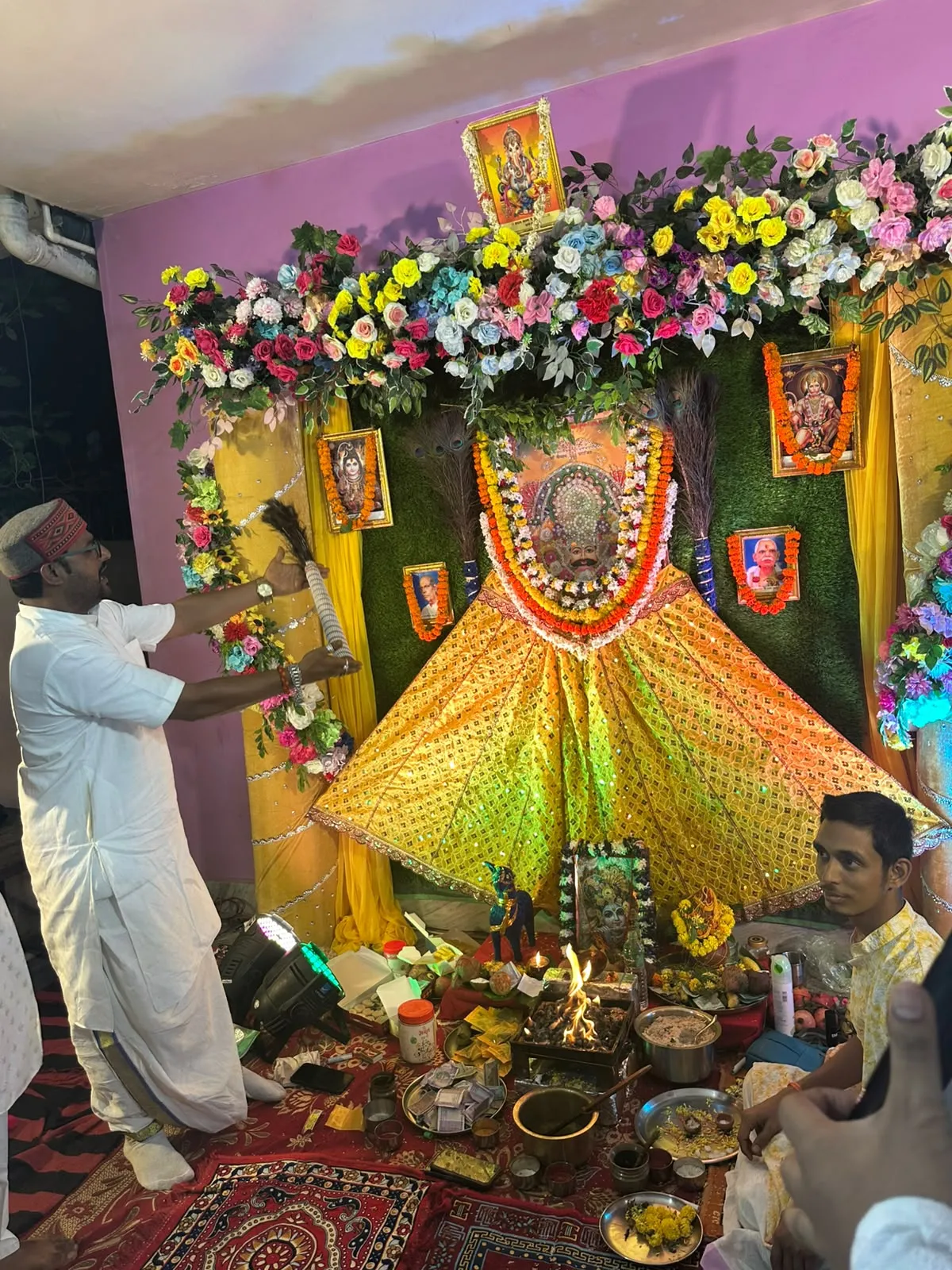 जाकी लागी लग्न श्री श्याम वो दीया भी जलेगा तुफान में... पर झुमे श्रद्धालु 