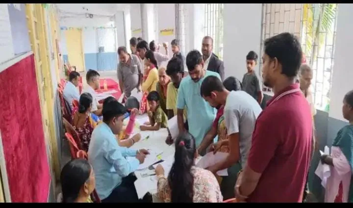 झारखंड : एसआईआर का समय बढ़ने से लोगों ने ली राहत की सांस