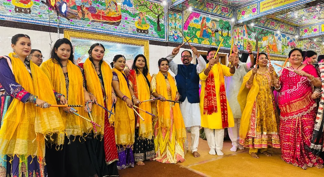 श्री राधा कृष्ण प्रणामी मंदिर में डांडिया-गरबा की धूम