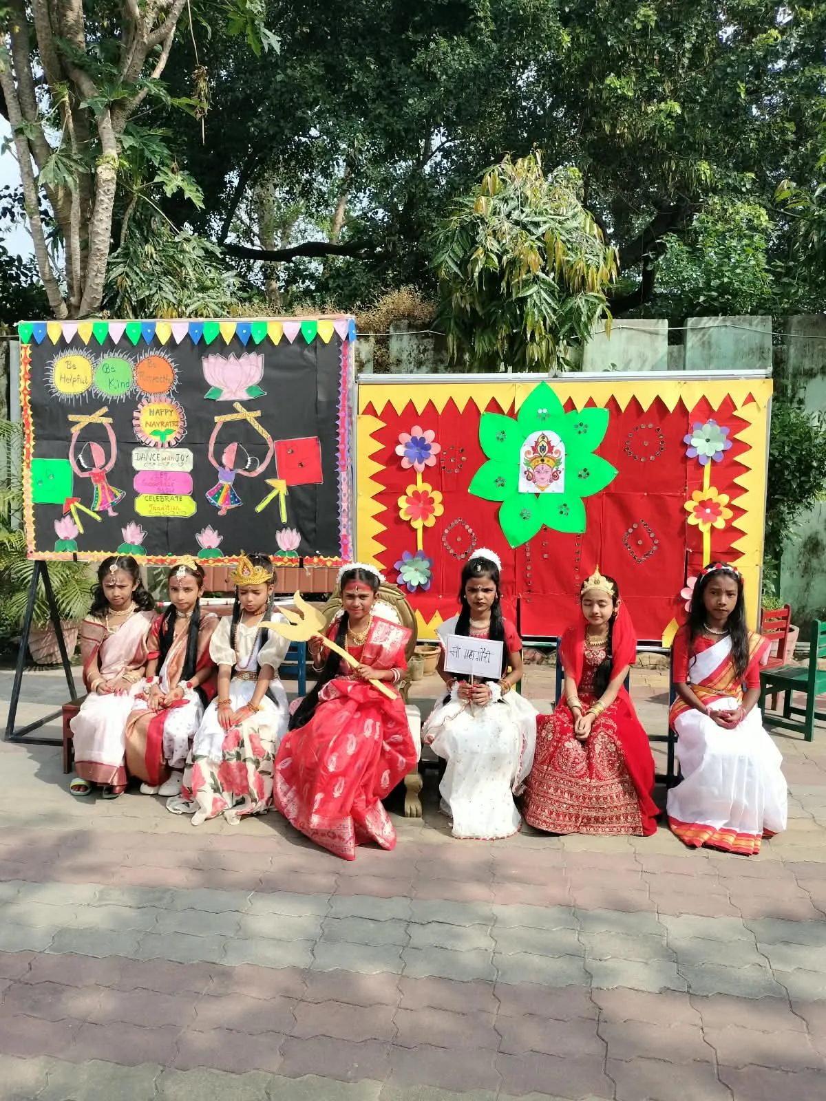 जूनियर डीएवी विद्यालय, लोहरदगा में नवरात्रि पर हुई कई प्रतियोगिताएं