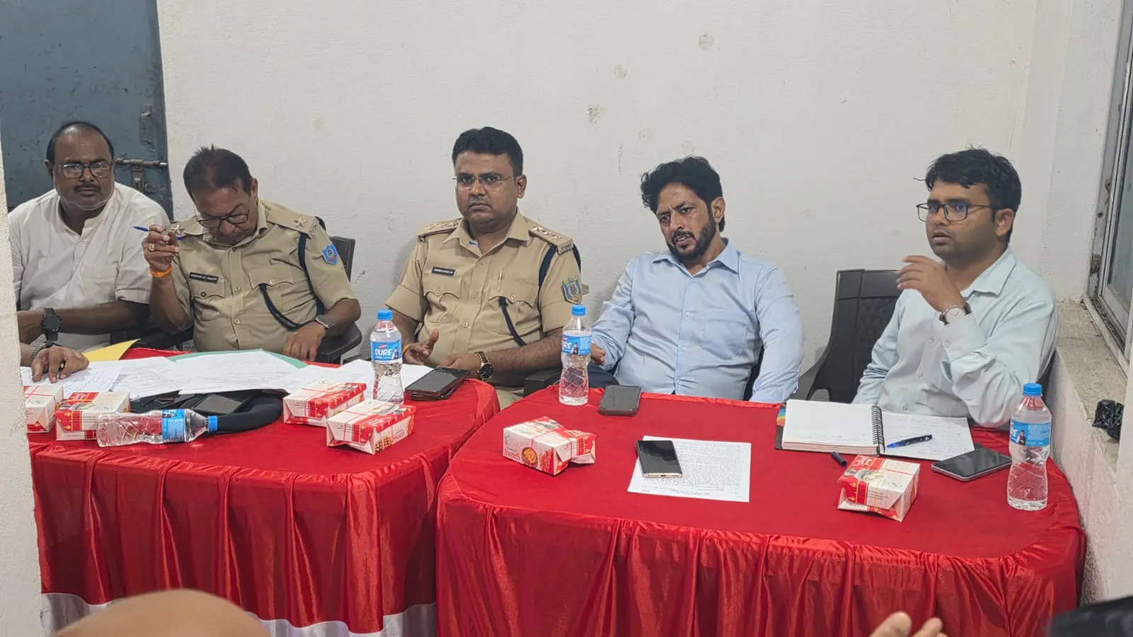 चन्दवारा : शांति समिति की बैठक में सुरक्षा व व्यवस्था पर जोर