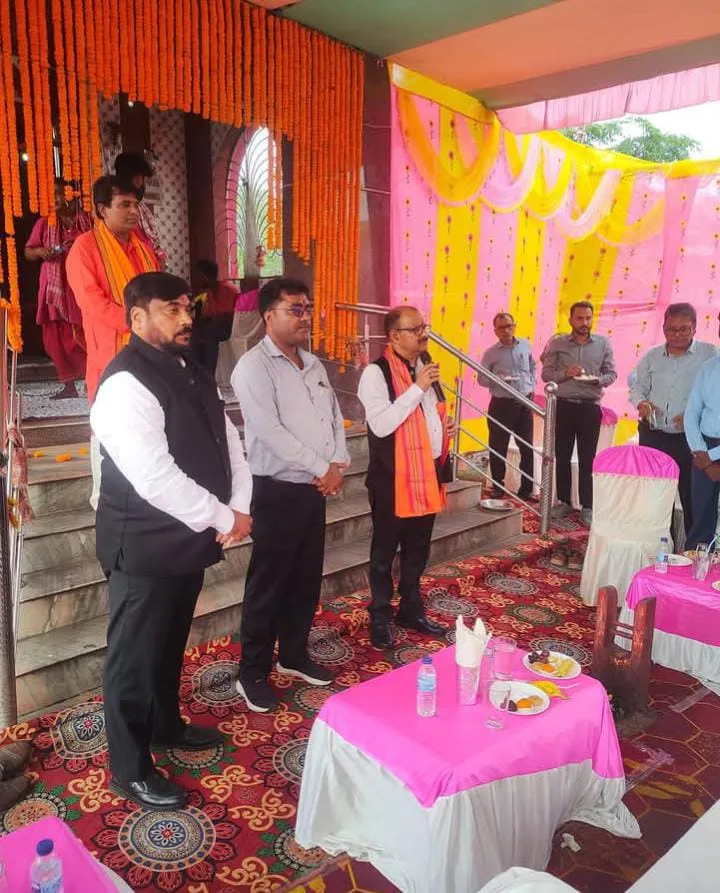 बीसीसीएल के सीएमडी मनोज अग्रवाल ने की प्रसिद्ध बूढ़ा बाबा मंदिर में माँ काली की पूजा-अर्चना