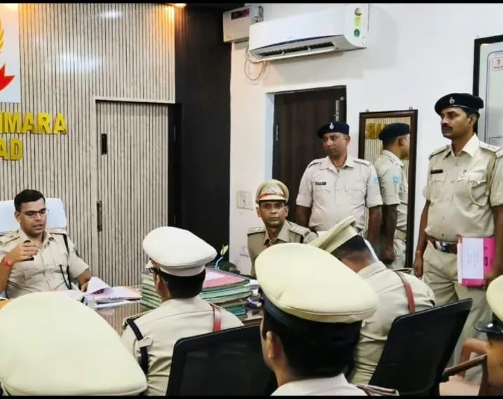 धनबाद : एसएसपी ने बाघमारा एसडीपीओ ऑफिस का किया निरीक्षण