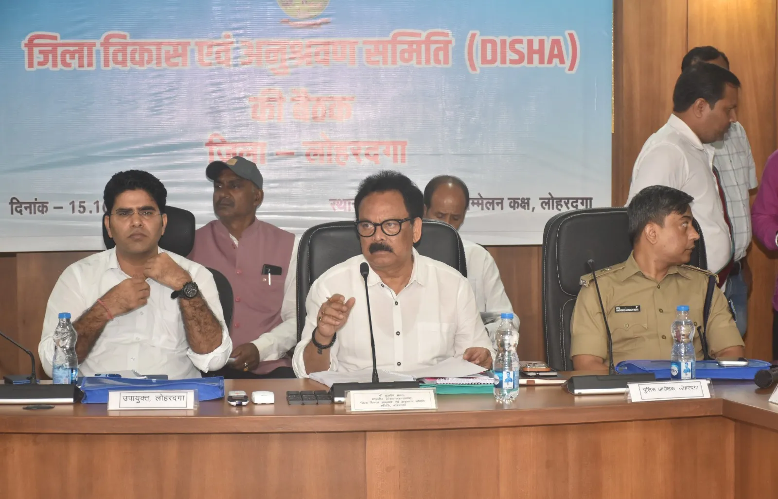 लोहरदगा : दिशा की बैठक में सांसद ने की विकास योजनाओं की समीक्षा