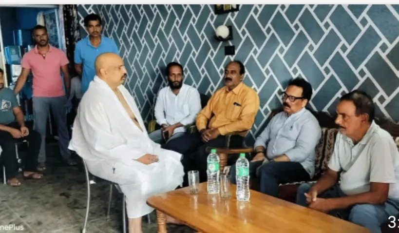 लोहरदगा : अंवराझरिया झरना हादसे में दो युवकों की मौत पर सांसद सुखदेव भगत ने जताया गहरा शोक