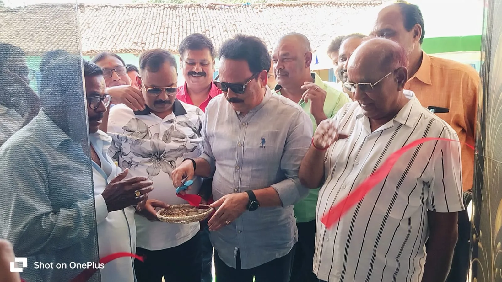 लोहरदगा सांसद सुखदेव भगत ने कुडू में नये रेस्टोरेंट का फीता काटकर किया भव्य उद्घाटन