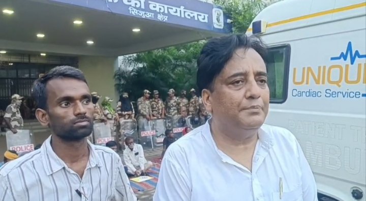 धनबाद : मासूम विक्रम की मौत के 48 घंटे बाद भी मुआवजे का इंतजार