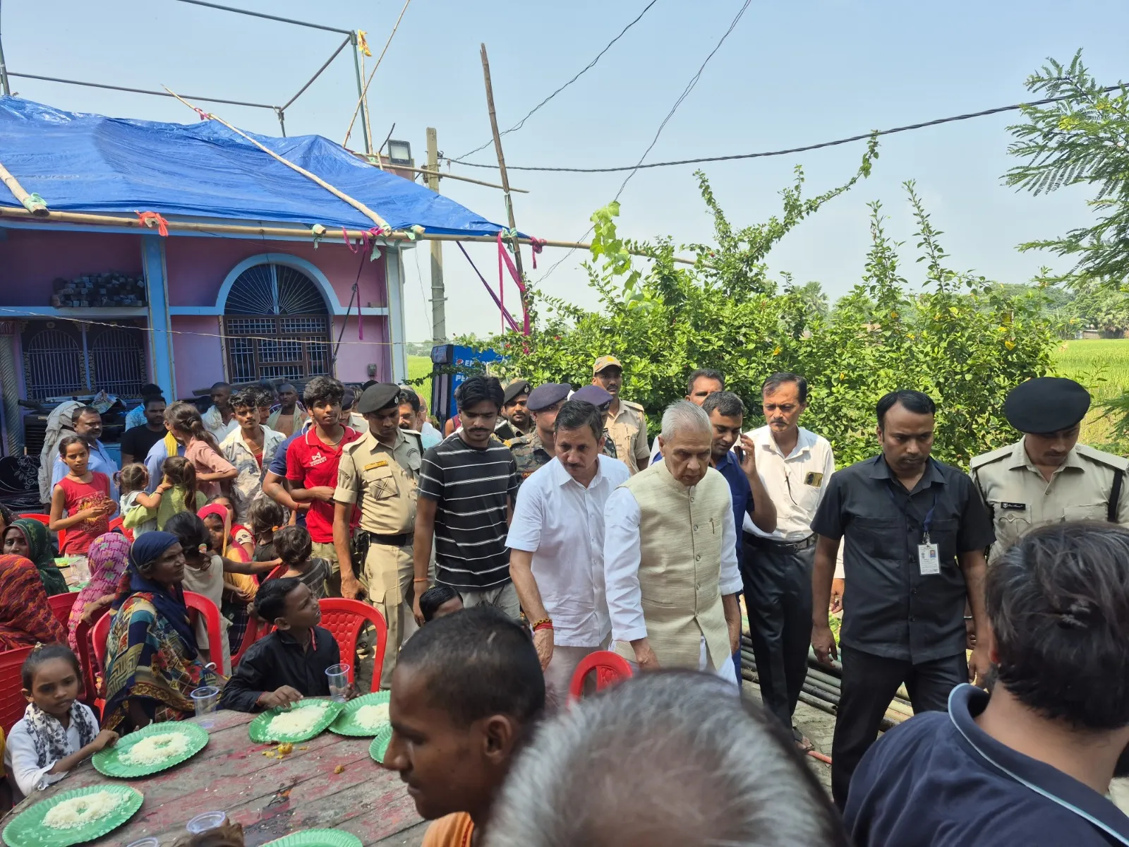 सारण तटबंध पर सामुदायिक किचेन एवं स्वास्थ्य कैंप की डिप्टी सीएम ने जानी हकीकत