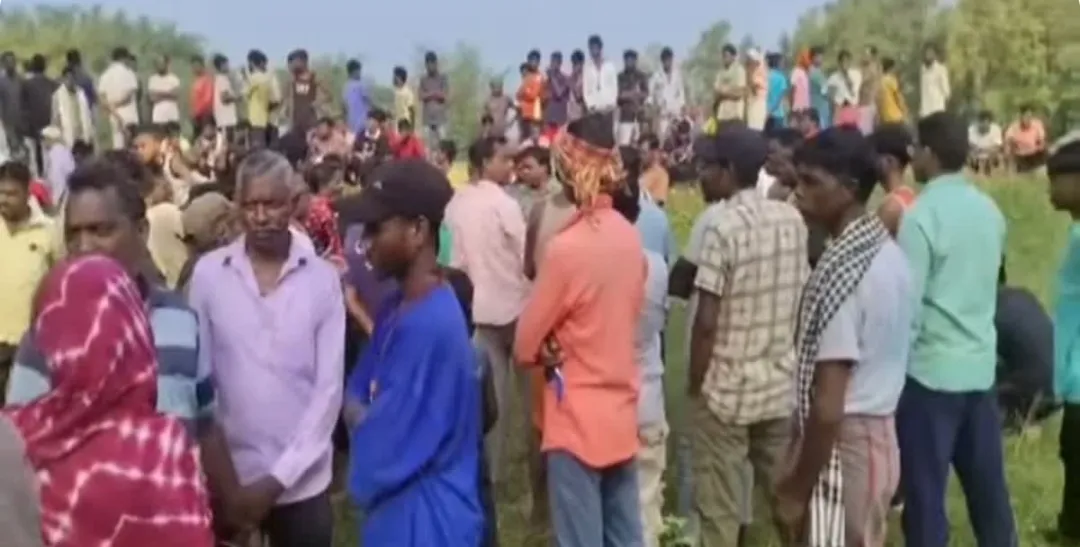 धनबाद : जंगली हाथियों ने शिक्षक को कुचलकर मार डाला, ग्रामीणों में आक्रोश